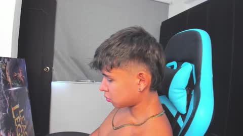 Oliver bray online show from November 18, 6:34 pm