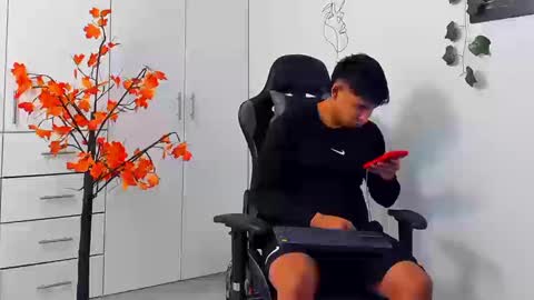 Oliver bray online show from January 8, 3:14 pm