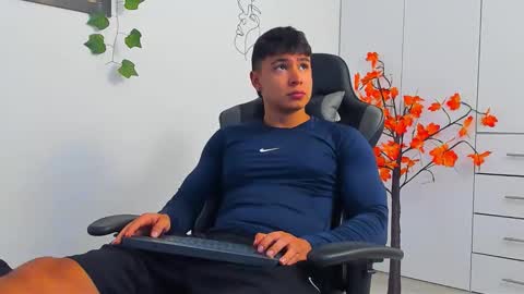 Oliver bray online show from January 12, 7:52 pm