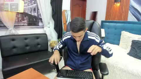 Oliver Chaze  online show from April 30, 10:47 pm
