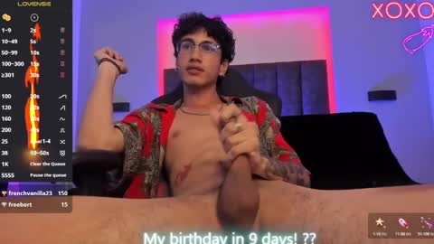 Snapshot of oliver_fast_ chatting on February 7, 11:23 am Oliver fast online show from February 7, 11:23 am