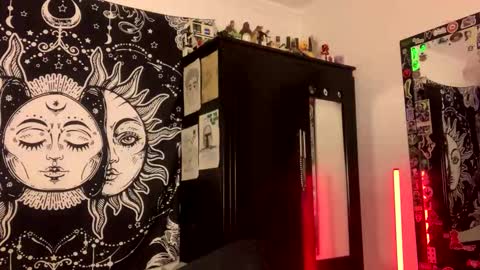 Snapshot of oliver_fast_ chatting on November 28, 7:22 am Oliver fast online show from November 28, 7:22 am