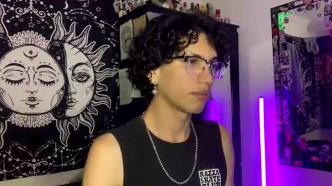 Snapshot of oliver_fast_ chatting on December 19, 6:09 am Oliver fast online show from December 19, 6:09 am