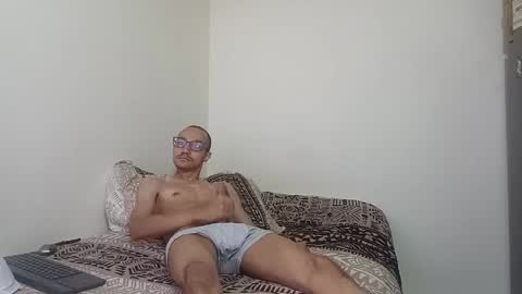 Snapshot of oliver_goldberg chatting on April 17, 5:32 am oliver_goldberg online show from April 17, 5:32 am