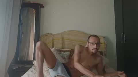Snapshot of oliver_goldberg chatting on May 4, 1:29 pm oliver_goldberg online show from May 4, 1:29 pm