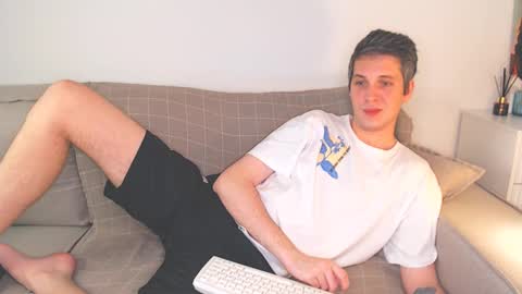 Oliver online show from December 2, 9:39 pm