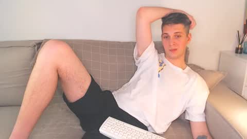 Oliver online show from December 7, 5:53 pm