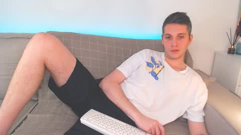 Oliver online show from February 9, 3:45 pm