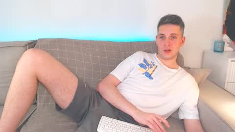 Oliver online show from February 18, 3:32 pm