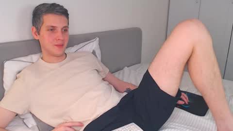 Oliver online show from March 19, 10:30 am