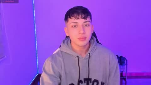 oliveeer online show from March 8, 3:32 am