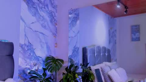 oliver mr  online show from March 12, 7:42 pm