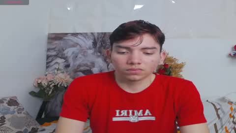 Snapshot of oliver_paris chatting on November 18, 3:01 am oliver online show from November 18, 3:01 am