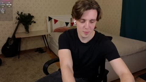 Snapshot of oliver_travis chatting on January 20, 11:32 pm Oliver Evans online show from January 20, 11:32 pm