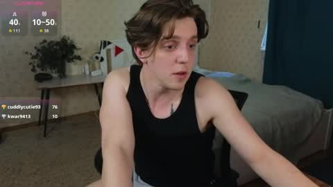 Snapshot of oliver_travis chatting on May 8, 4:07 am Oliver Evans online show from May 8, 4:07 am
