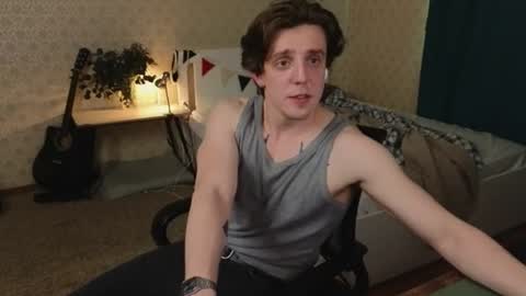 Snapshot of oliver_travis chatting on June 9, 2:23 am Oliver Evans online show from June 9, 2:23 am