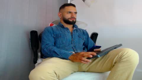 Snapshot of oliverdrew1 chatting on September 12, 5:24 pm oliver online show from September 12, 5:24 pm