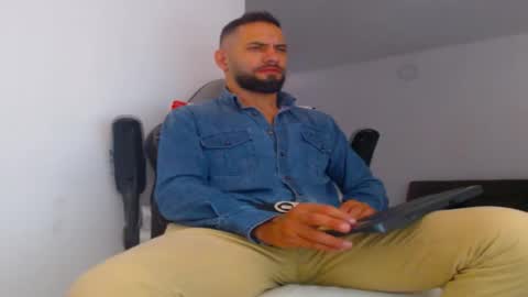 Snapshot of oliverdrew1 chatting on September 26, 5:39 pm oliver online show from September 26, 5:39 pm