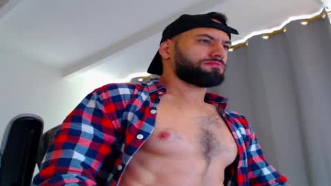 Snapshot of oliverdrew1 chatting on October 7, 2:47 pm oliver online show from October 7, 2:47 pm