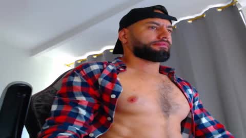 Snapshot of oliverdrew1 chatting on October 20, 1:22 pm oliver online show from October 20, 1:22 pm