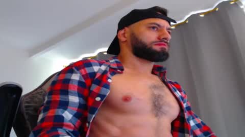 Snapshot of oliverdrew1 chatting on November 1, 1:13 pm oliver online show from November 1, 1:13 pm