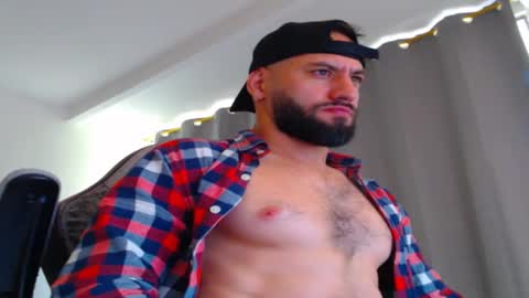 Snapshot of oliverdrew1 chatting on November 8, 3:34 pm oliver online show from November 8, 3:34 pm