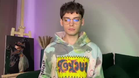 Snapshot of oliverlawrence chatting on May 27, 2:30 am oliverlawrence online show from May 27, 2:30 am