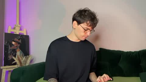 Snapshot of oliverlawrence chatting on July 15, 6:35 pm oliverlawrence online show from July 15, 6:35 pm