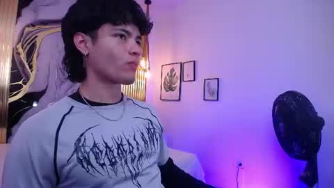 Snapshot of olivermorgan69 chatting on June 19, 7:28 pm Oliver online show from June 19, 7:28 pm