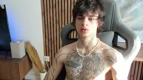 Snapshot of oliverrgroove chatting on July 16, 7:14 am oliverrgroove online show from July 16, 7:14 am