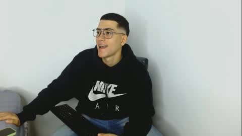 oliver saint online show from March 12, 11:22 pm