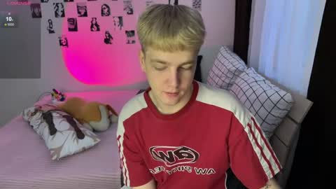 oliver online show from December 14, 1:05 pm