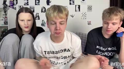 oliver online show from March 8, 7:28 pm