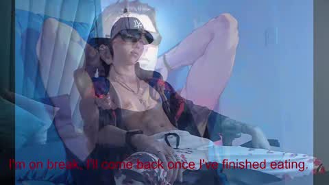 Snapshot of oliverthompson_01 chatting on December 3, 8:49 am oliverthompson_01 online show from December 3, 8:49 am