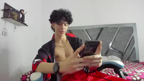 Snapshot of oliverthompson_01 chatting on March 6, 3:13 am oliverthompson_01 online show from March 6, 3:13 am