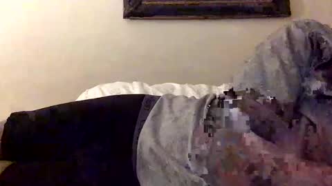 Snapshot of olivertwist1273 chatting on December 25, 5:05 am olivertwist1273 online show from December 25, 5:05 am