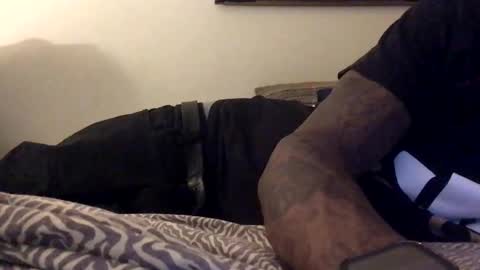 Snapshot of olivertwist1273 chatting on January 5, 5:51 am olivertwist1273 online show from January 5, 5:51 am