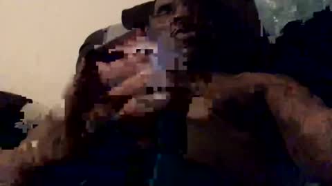 Snapshot of olivertwist1273 chatting on February 25, 6:14 am olivertwist1273 online show from February 25, 6:14 am