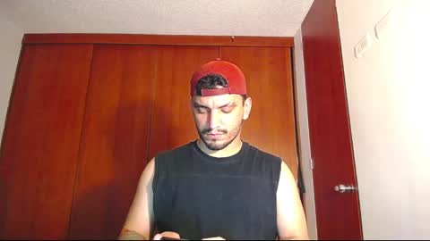 Snapshot of olivervitale chatting on January 9, 10:09 pm Oliver online show from January 9, 10:09 pm