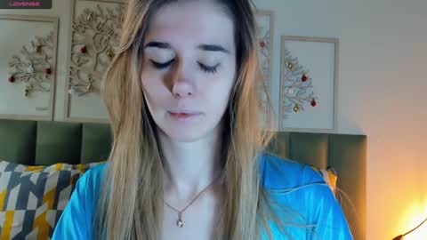 Snapshot of olivia_7 chatting on December 23, 7:52 pm Olivia online show from December 23, 7:52 pm