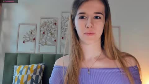 Snapshot of olivia_7 chatting on February 22, 4:19 pm Olivia online show from February 22, 4:19 pm