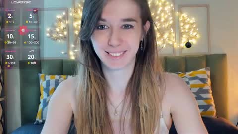 Snapshot of olivia_7 chatting on May 10, 5:29 pm Olivia online show from May 10, 5:29 pm