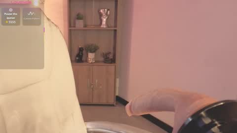 Olivia online show from November 4, 4:33 am