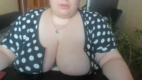 Snapshot of olivia_bud_gold chatting on November 23, 11:21 am Olivia Gold online show from November 23, 11:21 am