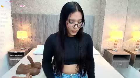 Olivia online show from August 4, 7:38 pm