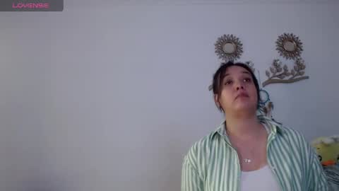 Snapshot of olivia_col chatting on June 3, 11:10 pm Olivia Gonzales online show from June 3, 11:10 pm