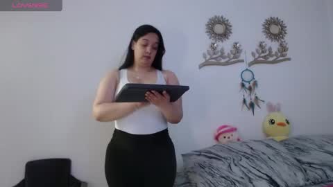 Snapshot of olivia_col chatting on June 6, 8:02 pm Olivia Gonzales online show from June 6, 8:02 pm