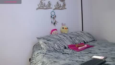 Snapshot of olivia_col chatting on June 11, 8:51 pm Olivia Gonzales online show from June 11, 8:51 pm