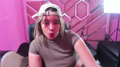  OLIVIA  online show from February 2, 3:32 am