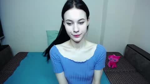 Snapshot of olivia_graceee chatting on April 8, 8:36 am olivia_graceee online show from April 8, 8:36 am